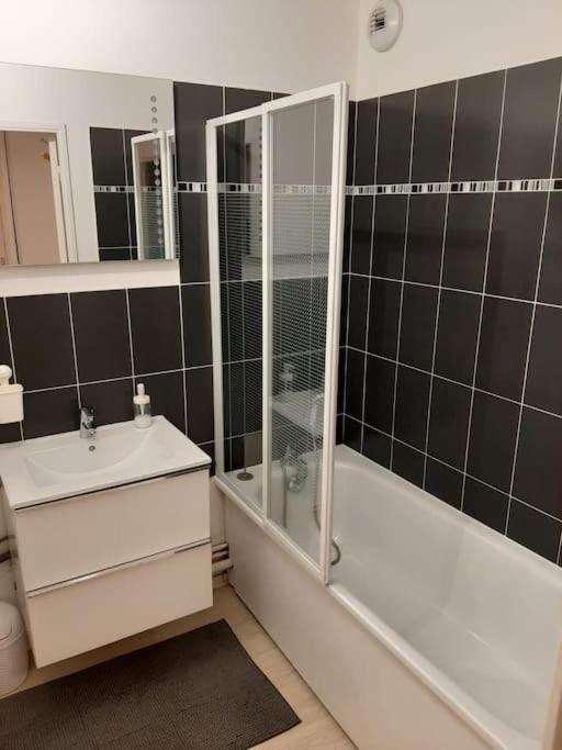Joli Appartement Avec Jardin Et 2 Parkings Prives Argenteuil Εξωτερικό φωτογραφία